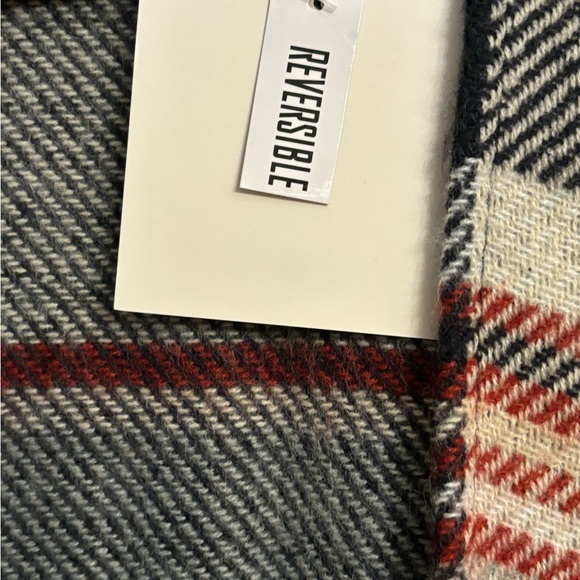 NWT ANNE KLEIN Womens Wrap Poncho Acrylic One Size - Picture 4 of 7